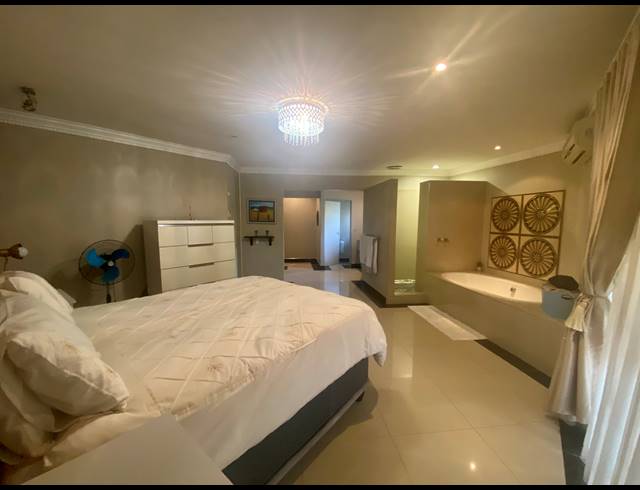 4 BEDROOM HOUSE TO LET IN MEER EN SEE